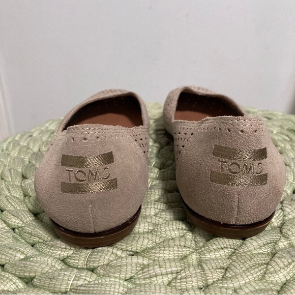 TOMS Jutti Perforated Suede Desert Taupe Pointed Slip On Flats NWOB - Picture 6 of 7